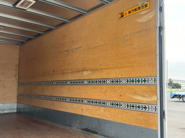 いすゞエルフアルミバン小型（2t・3t）[写真34]