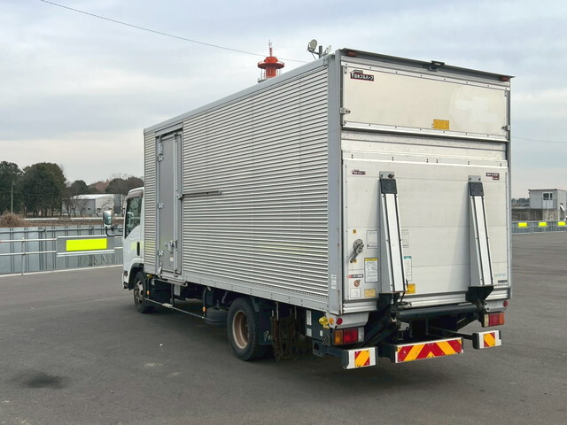 いすゞエルフアルミバン小型（2t・3t）[写真04]