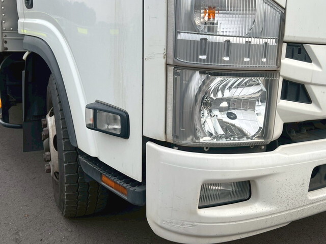 いすゞエルフアルミバン小型（2t・3t）[写真40]