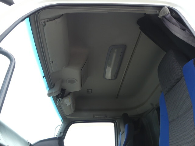 いすゞギガトレーラーヘッド（トラクターヘッド）大型（10t）[写真14]