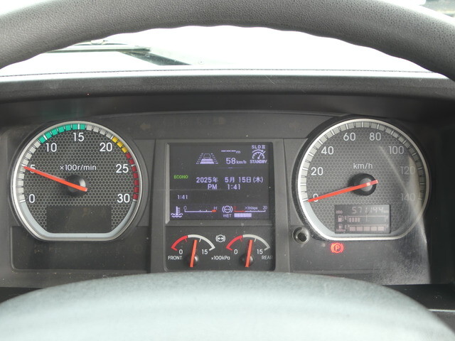 いすゞギガトレーラーヘッド（トラクターヘッド）大型（10t）[写真17]