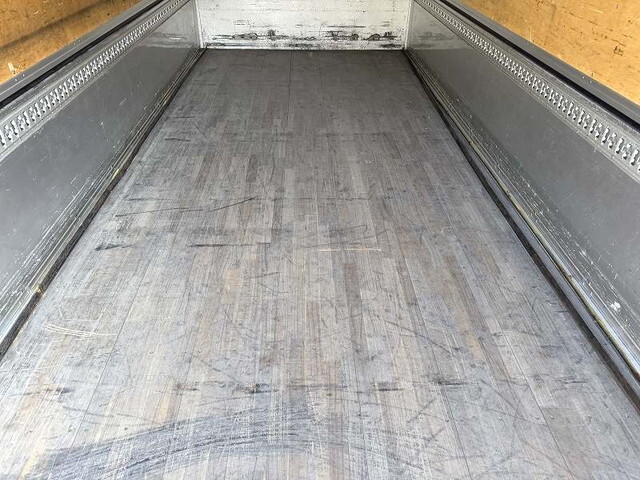 いすゞフォワードアルミウイング中型（4t）[写真10]