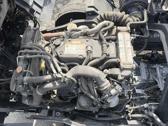 いすゞフォワードアルミウイング中型（4t）[写真18]