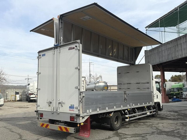 いすゞフォワードアルミウイング中型（4t）[写真02]