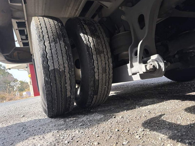 いすゞフォワードアルミウイング中型（4t）[写真26]