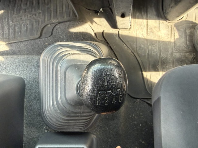 いすゞフォワードアルミウイング中型（4t）[写真35]