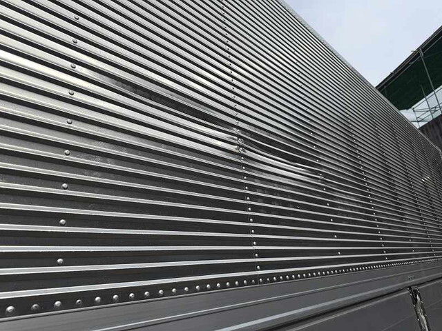 いすゞフォワードアルミウイング中型（4t）[写真07]