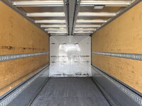 いすゞフォワードアルミウイング中型（4t）[写真10]