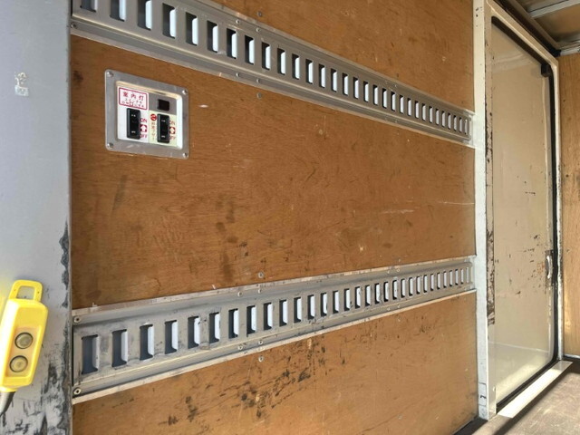 トヨタトヨエースパネルバン小型（2t・3t）[写真10]