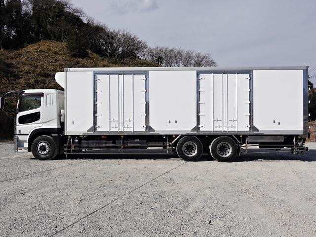 三菱ふそうスーパーグレート冷凍車（冷蔵車）大型（10t）[写真10]