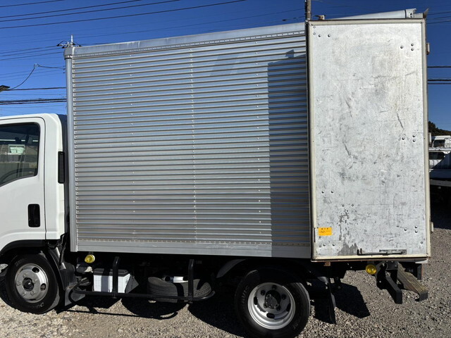 いすゞエルフアルミバン小型（2t・3t）[写真14]