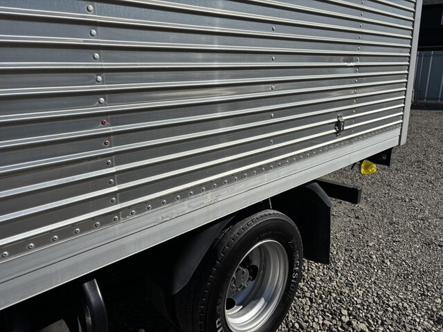 いすゞエルフアルミバン小型（2t・3t）[写真19]