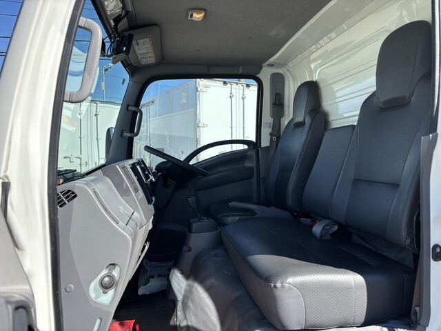 いすゞエルフアルミバン小型（2t・3t）[写真29]