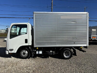 いすゞエルフアルミバン小型（2t・3t）[写真05]