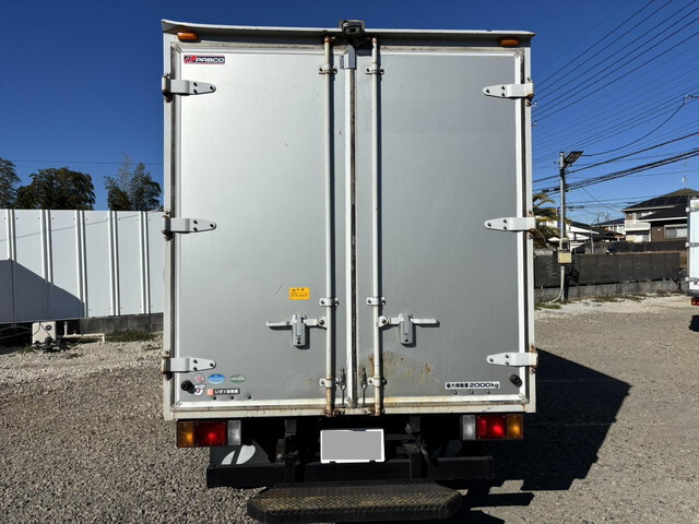いすゞエルフアルミバン小型（2t・3t）[写真05]