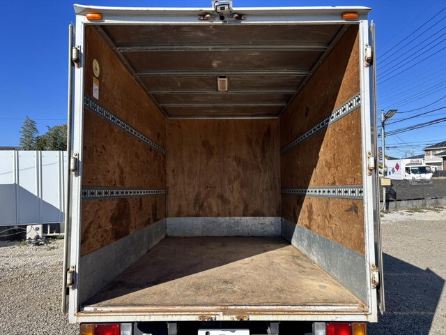 いすゞエルフアルミバン小型（2t・3t）[写真09]