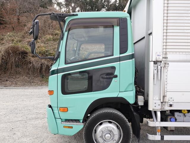 UDトラックスコンドルアルミウイング増トン（6t・8t）[写真11]