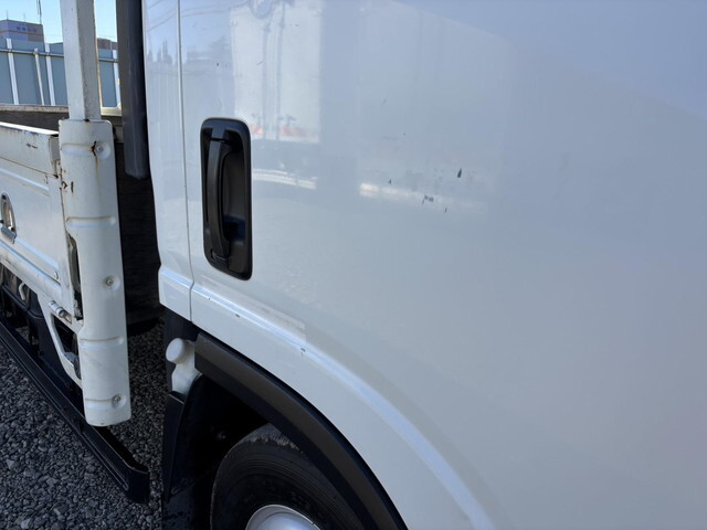 いすゞエルフ平ボディ小型（2t・3t）[写真21]