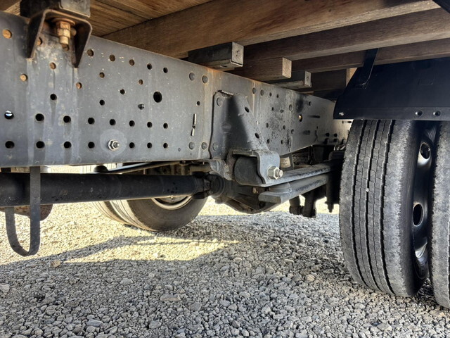 いすゞエルフ平ボディ小型（2t・3t）[写真23]