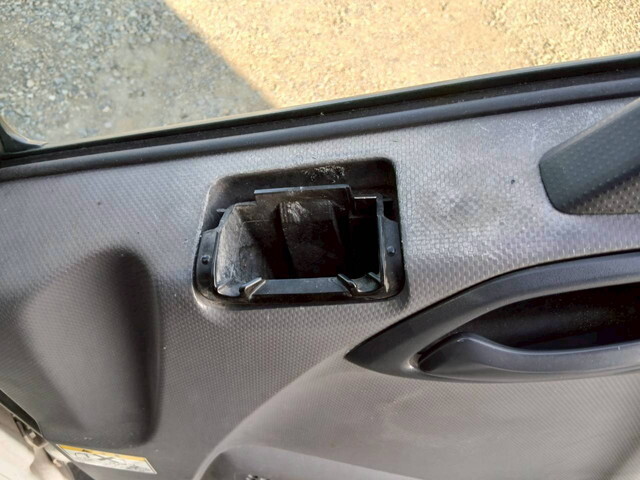 いすゞフォワード冷凍車（冷蔵車）中型（4t）[写真18]