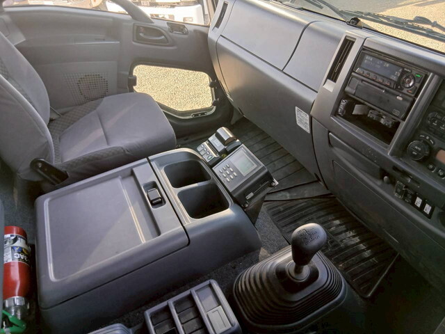 いすゞフォワード冷凍車（冷蔵車）中型（4t）[写真21]