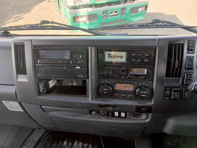 いすゞフォワード冷凍車（冷蔵車）中型（4t）[写真26]