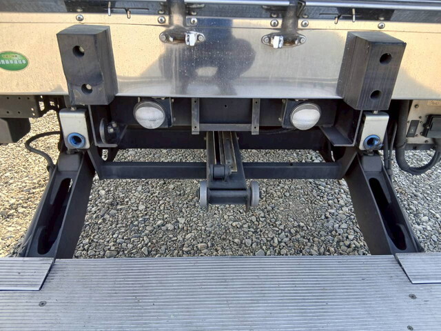 いすゞフォワード冷凍車（冷蔵車）中型（4t）[写真37]