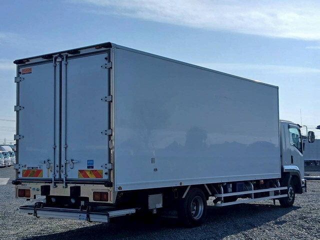 いすゞフォワード冷凍車（冷蔵車）中型（4t）[写真05]