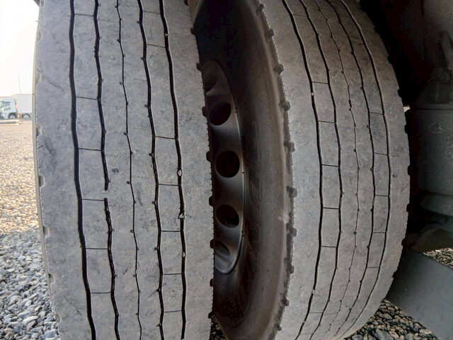 いすゞフォワード冷凍車（冷蔵車）中型（4t）[写真07]