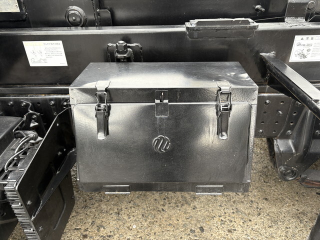 三菱ふそうキャンターコンテナ専用車小型（2t・3t）[写真13]