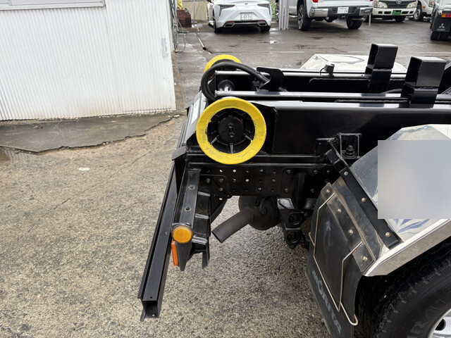 三菱ふそうキャンターコンテナ専用車小型（2t・3t）[写真18]