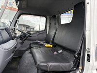 三菱ふそうキャンターコンテナ専用車小型（2t・3t）[写真09]