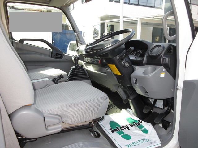 日野デュトロ保冷バン小型（2t・3t）[写真16]