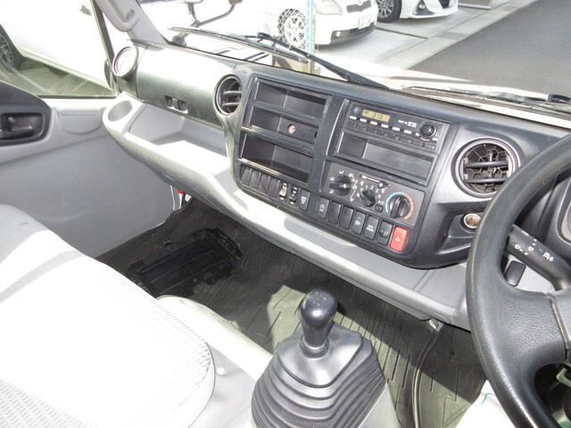 日野デュトロ保冷バン小型（2t・3t）[写真26]