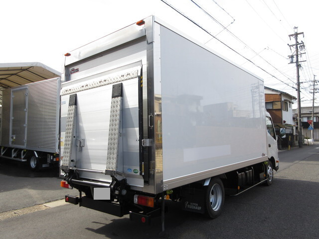 日野デュトロ保冷バン小型（2t・3t）[写真04]