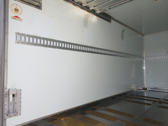 日野デュトロ保冷バン小型（2t・3t）[写真09]