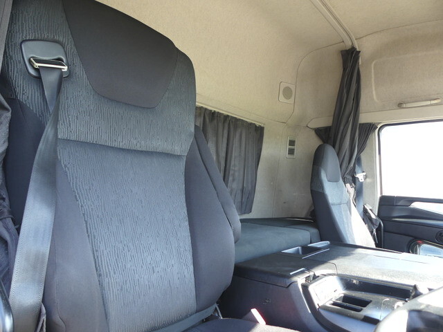 三菱ふそうスーパーグレートトレーラーヘッド（トラクターヘッド）大型（10t）[写真15]