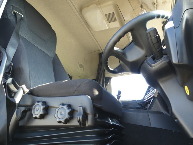 三菱ふそうスーパーグレートトレーラーヘッド（トラクターヘッド）大型（10t）[写真17]