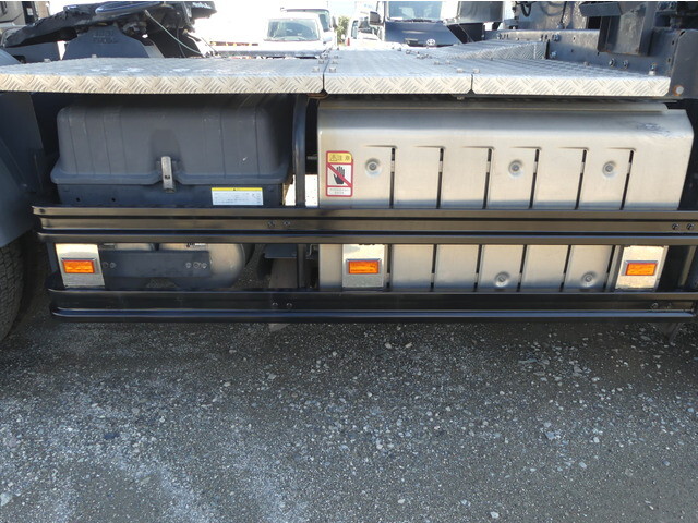 三菱ふそうスーパーグレートトレーラーヘッド（トラクターヘッド）大型（10t）[写真37]