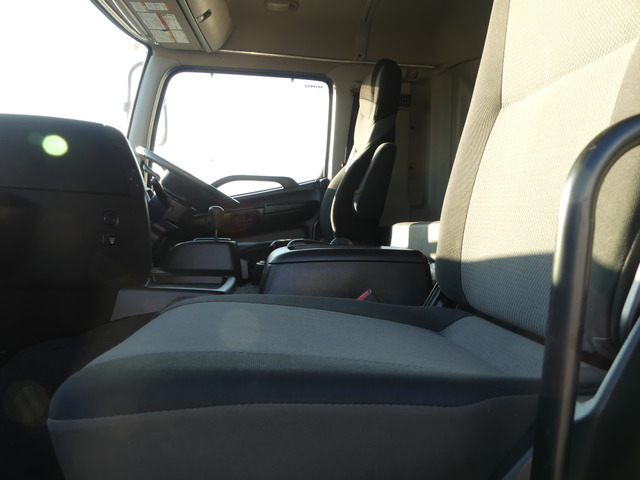 日野プロフィアアルミウイング大型（10t）[写真11]