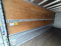 いすゞフォワードアルミウイング中型（4t）[写真16]