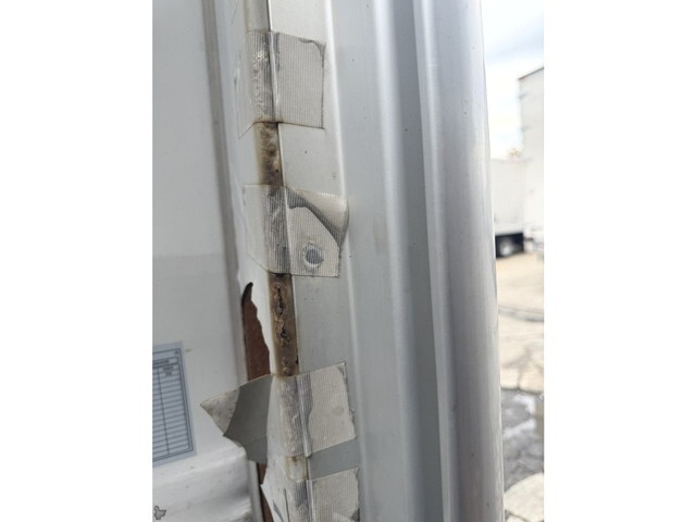 いすゞフォワードアルミウイング中型（4t）[写真21]