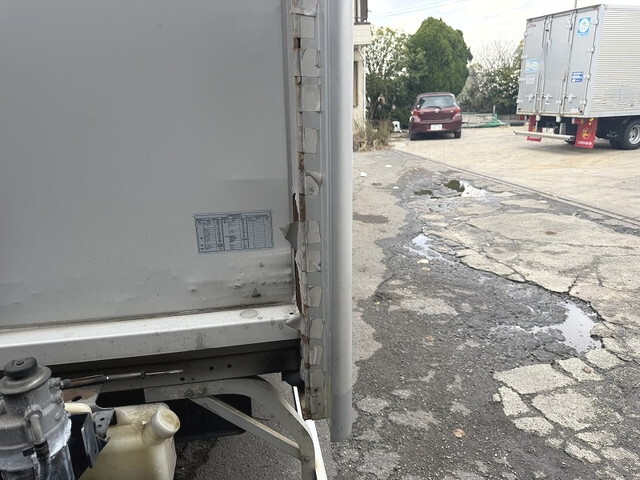 いすゞフォワードアルミウイング中型（4t）[写真22]