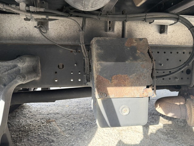 いすゞフォワードアルミウイング中型（4t）[写真28]