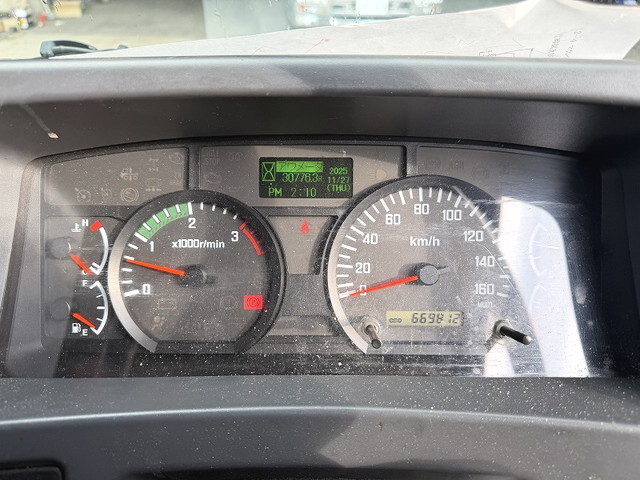 いすゞフォワードアルミウイング中型（4t）[写真36]