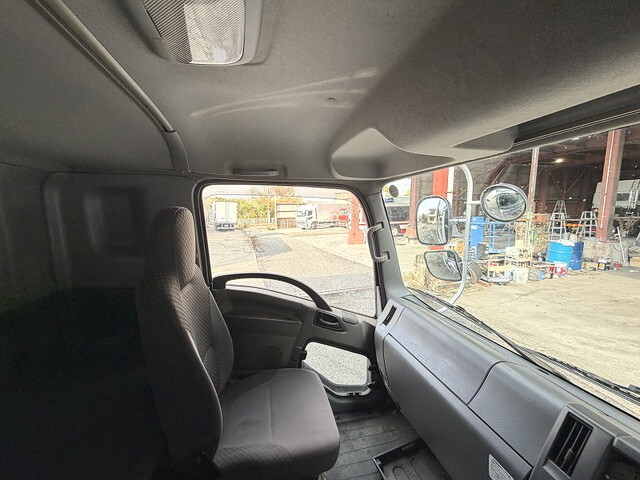 いすゞフォワードアルミウイング中型（4t）[写真40]