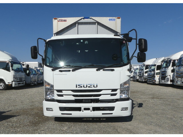 いすゞフォワードアルミウイング中型（4t）[写真10]