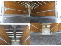 いすゞフォワードアルミウイング中型（4t）[写真12]