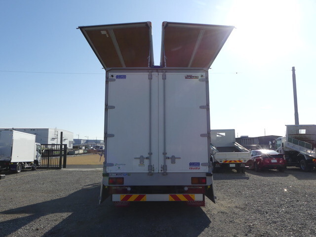 いすゞフォワードアルミウイング中型（4t）[写真02]