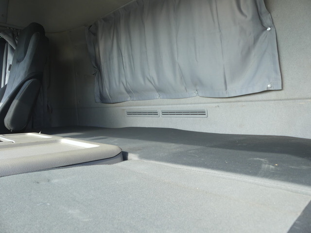 UDトラックスクオンクレーン5段大型（10t）[写真16]